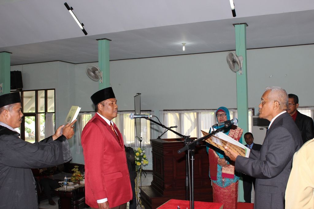 Pelantikan Rektor Unidar Ambon